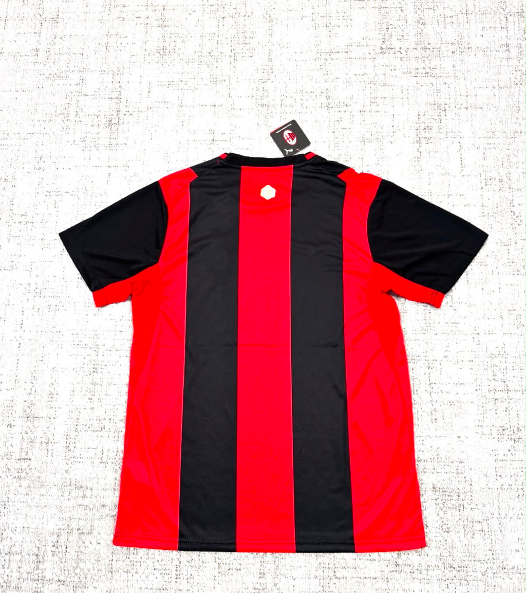 Maillot domicile AC Milan 2025/26 rouge noir vue de dos