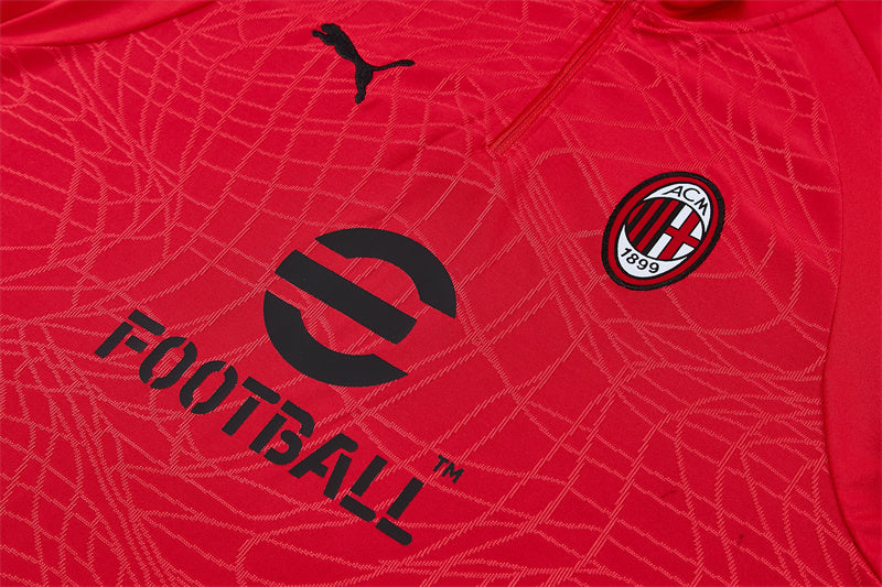 Survêtement AC Milan rouge détail poitrine