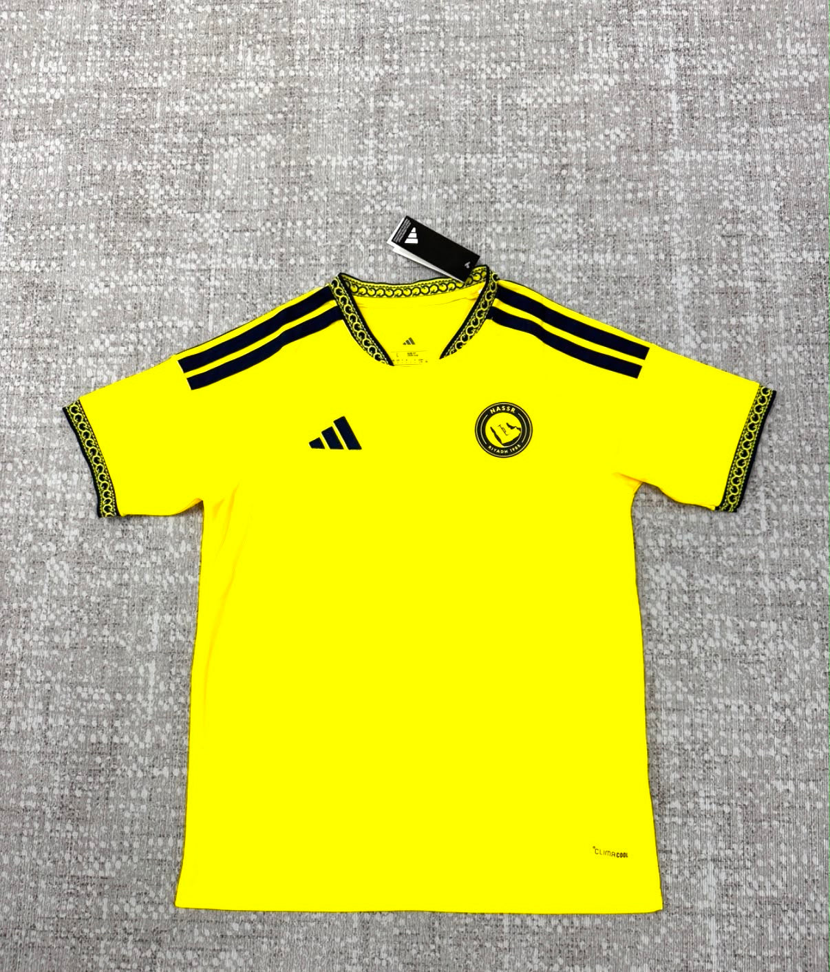 Maillot domicile Al Nassr 2025/26 jaune vue de face