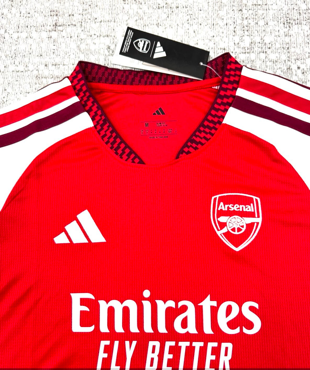 Détail du maillot Arsenal domicile 2026/27 adulte