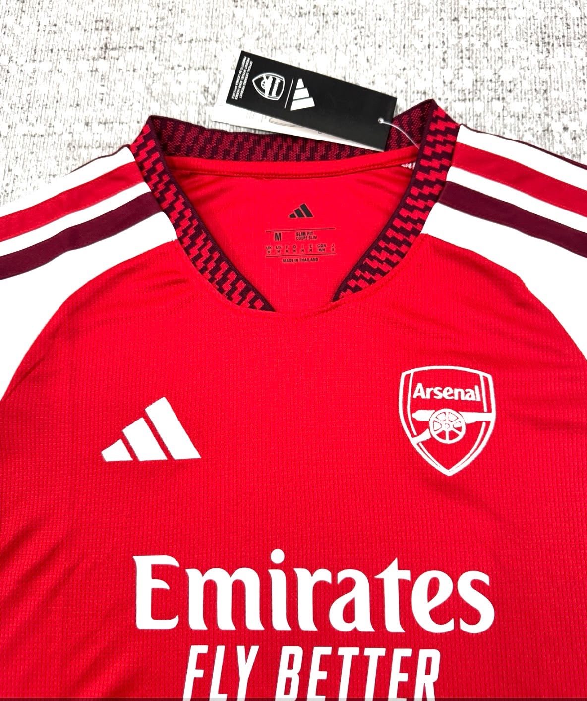 Détail du maillot Arsenal domicile 2026/27 adulte