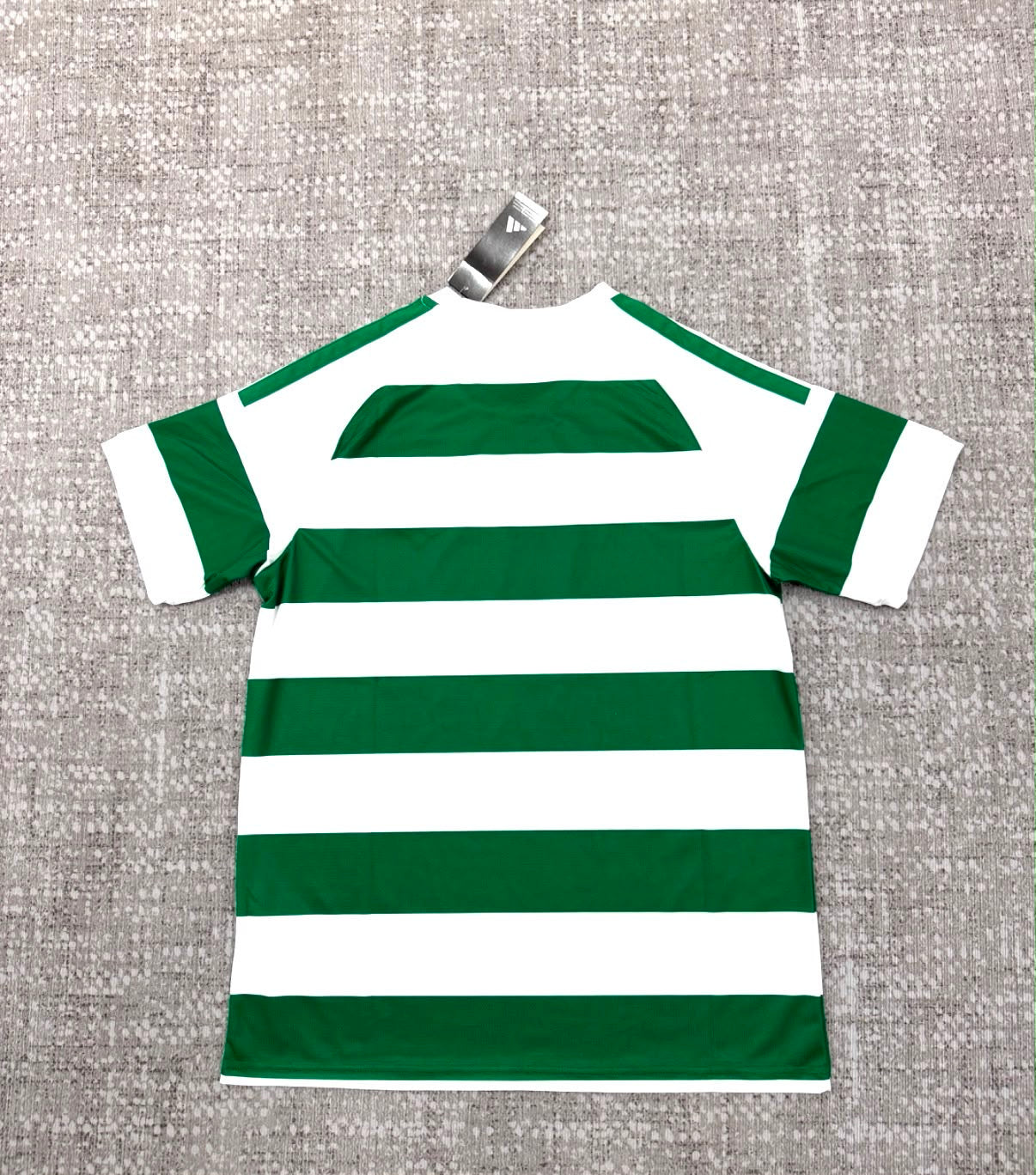 Maillot domicile Celtic FC 2026/27 vert et blanc vue de dos