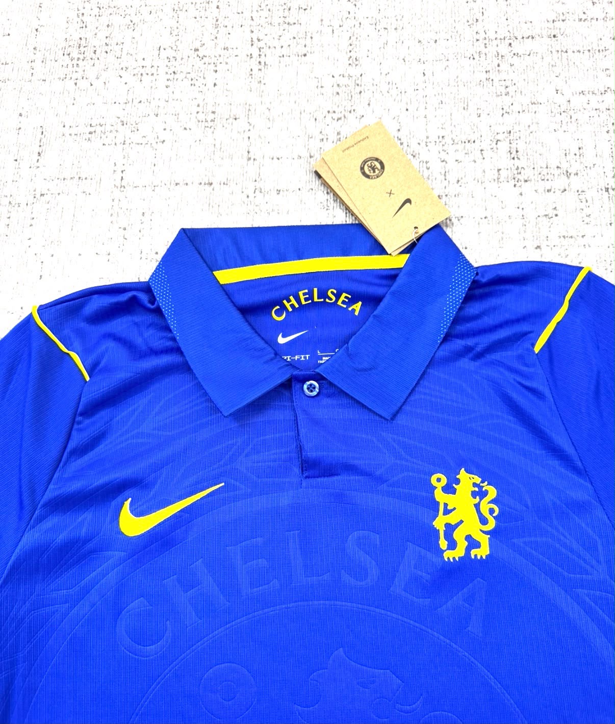 Maillot domicile Chelsea 2026/27 bleu et jaune - détail