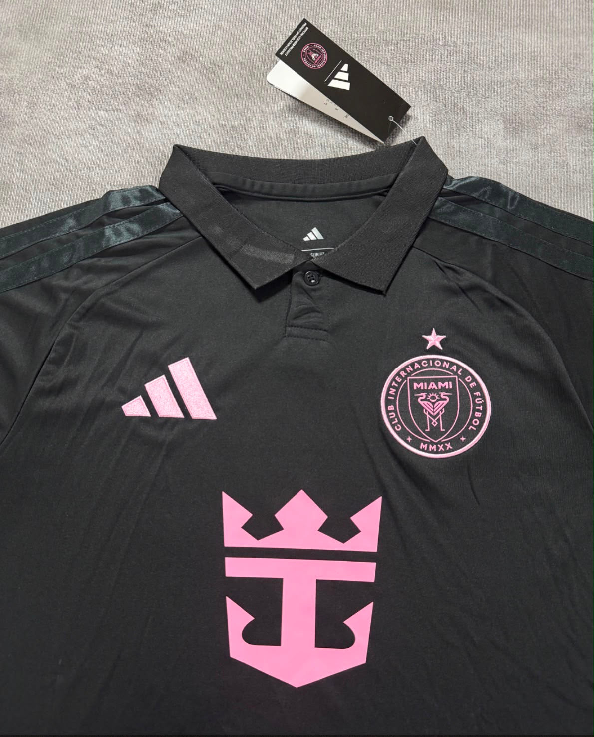 Détails du maillot extérieur Inter Miami 2026 noir et rose