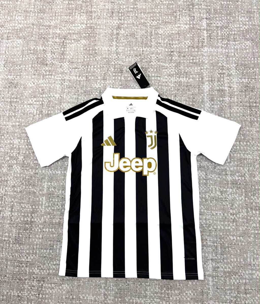 Maillot domicile Juventus 2026/27 manches courtes vue de face