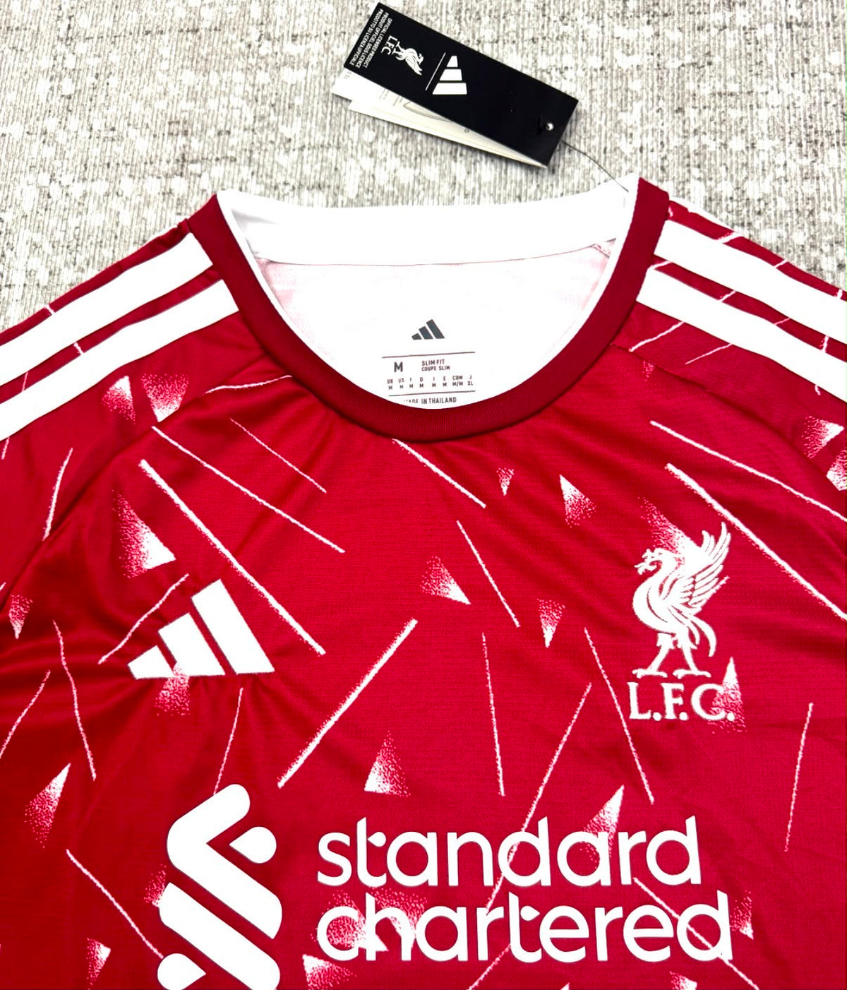 Maillot domicile Liverpool 2026/27 rouge et blanc - détail