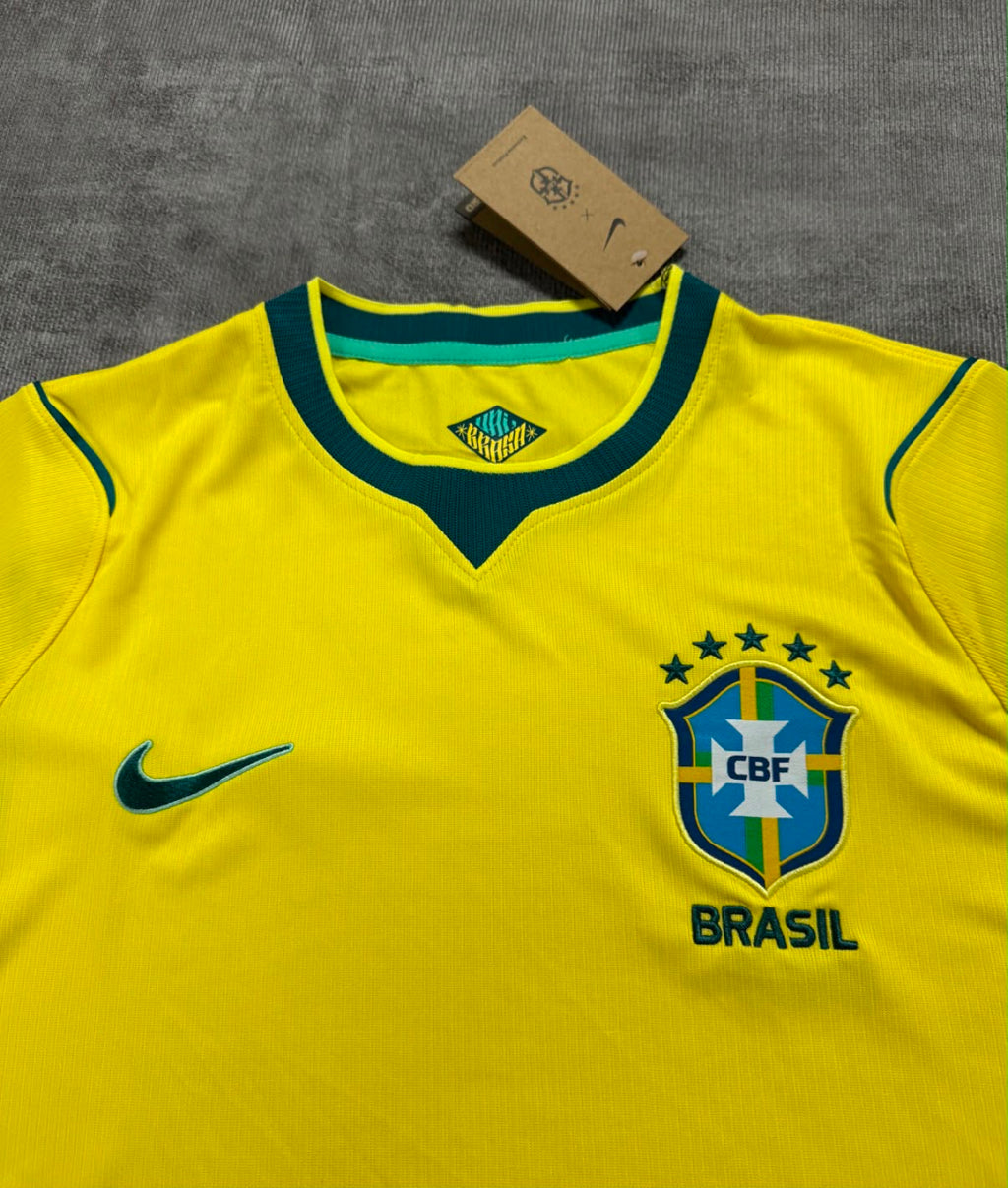 Maillot Brésil jaune - détail poitrine