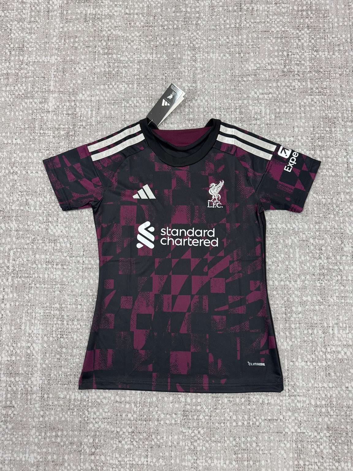 Maillot Liverpool noir et bordeaux - vue de face