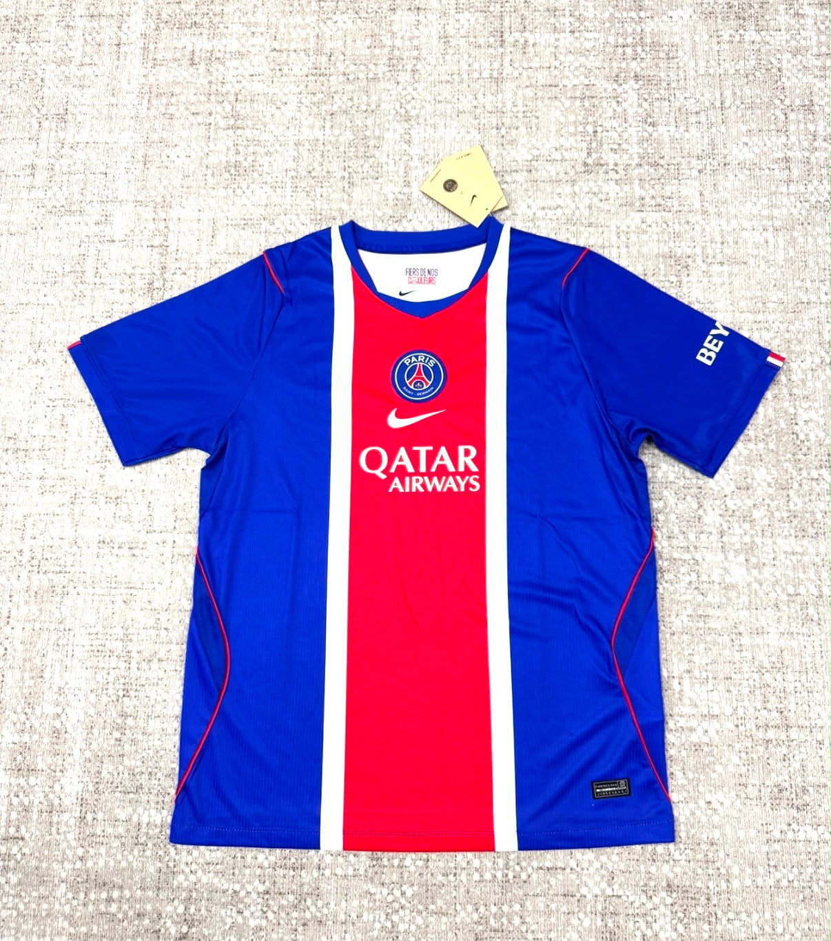 Maillot domicile Paris Saint-Germain 2026/27 bleu rouge vue de face
