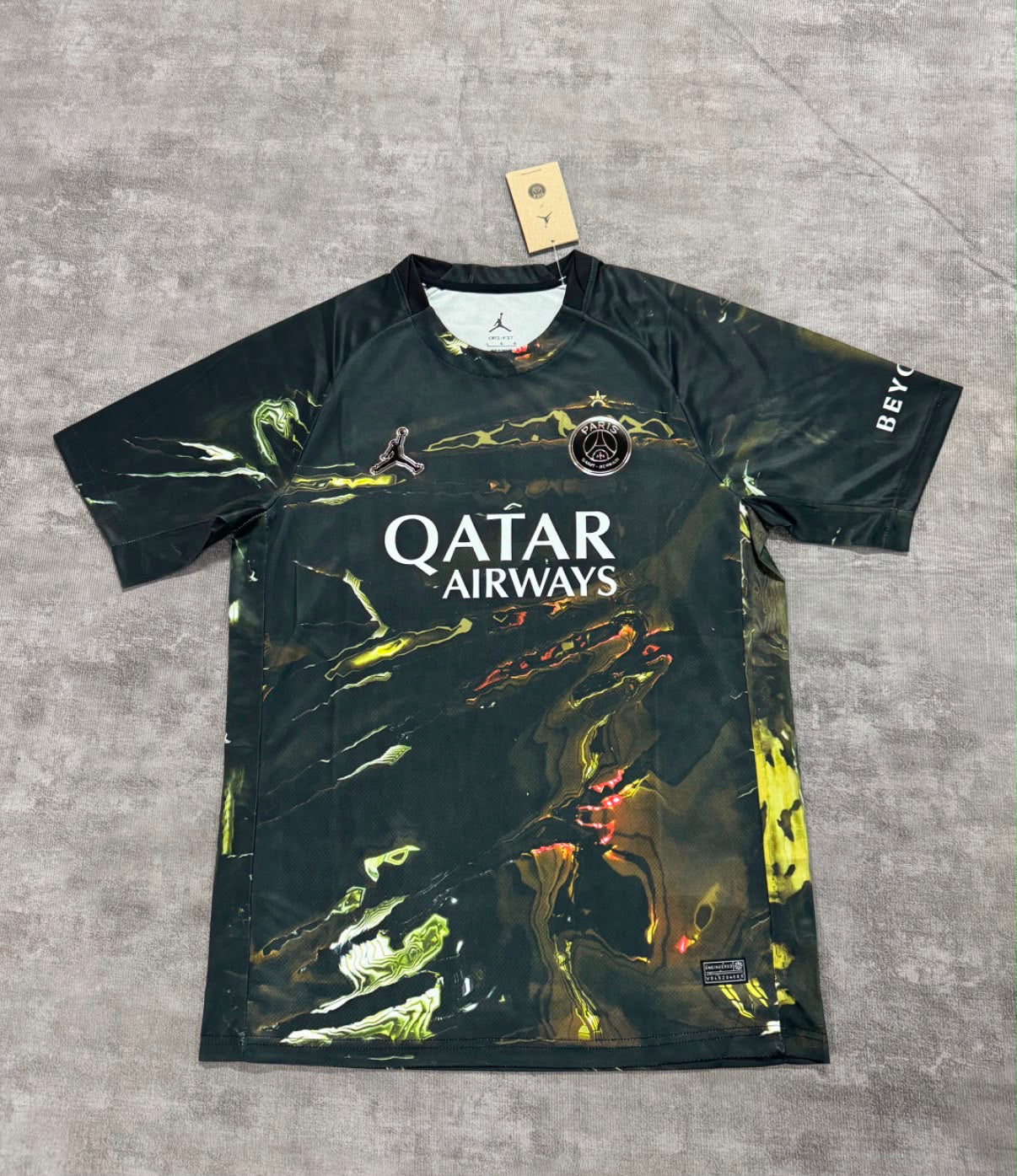 Maillot PSG x Jordan noir vert et jaune - face