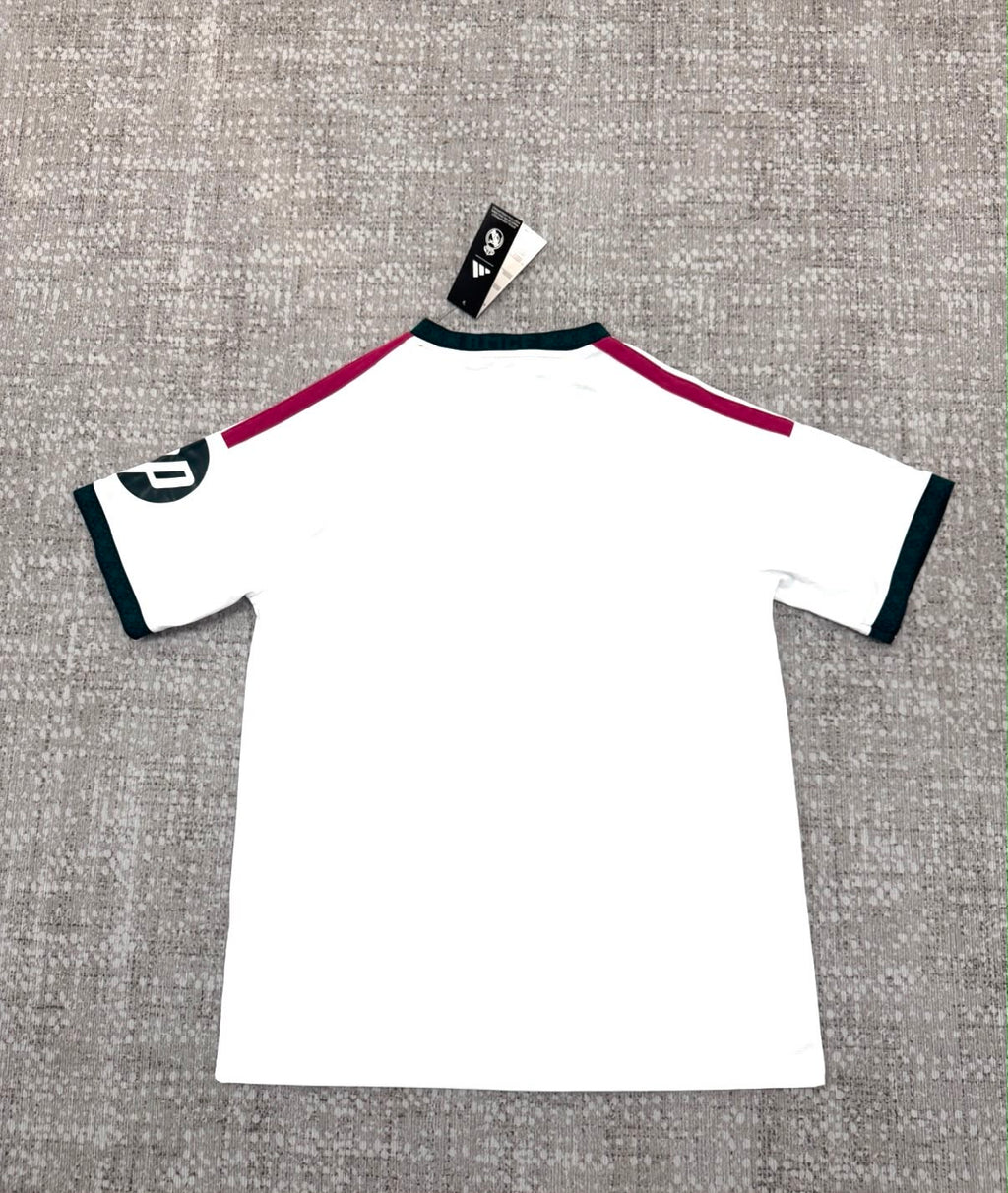 Maillot domicile Real Madrid 2026/27 vue de dos