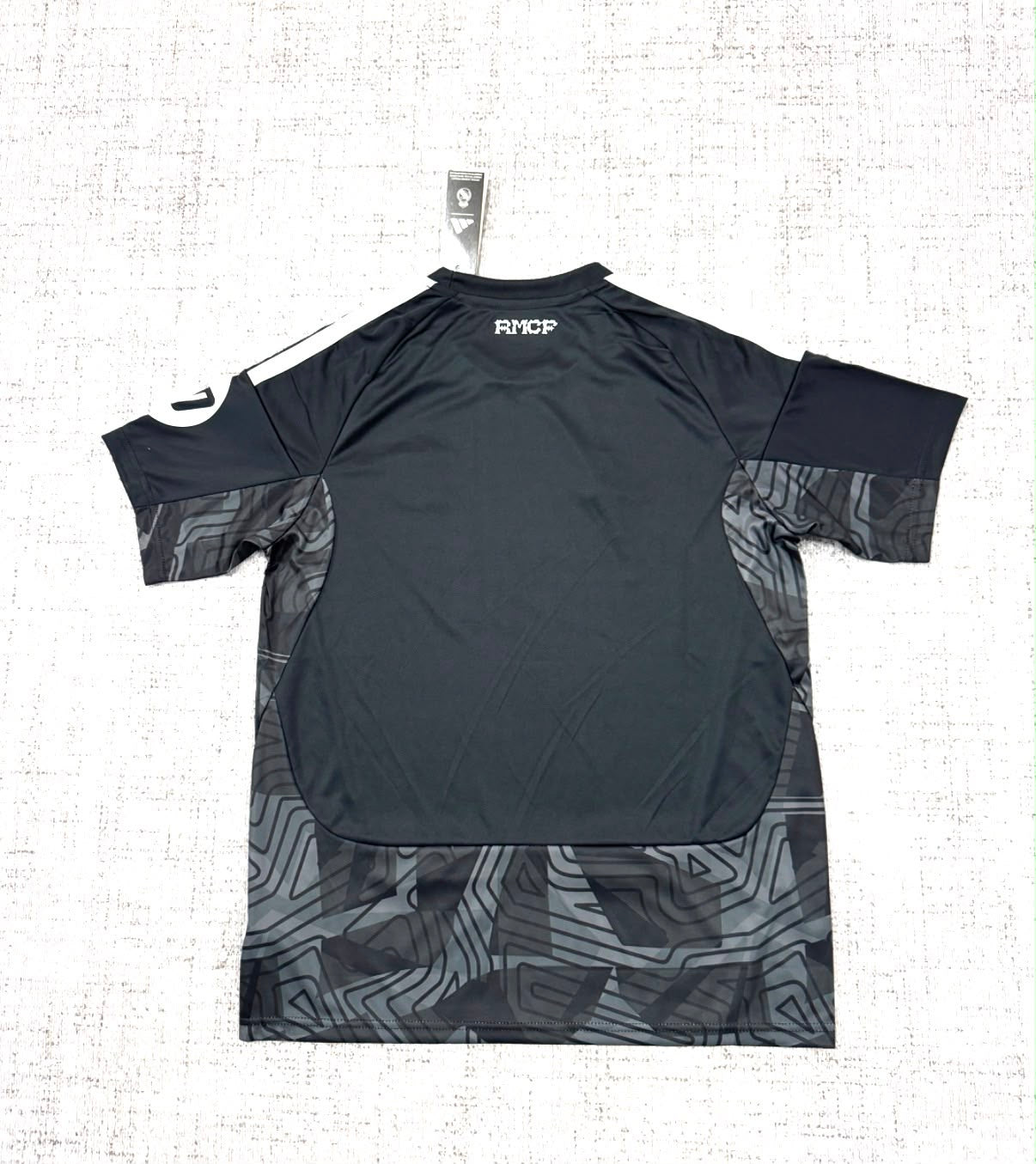 Maillot gardien domicile Real Madrid 2026/27 noir vue de dos