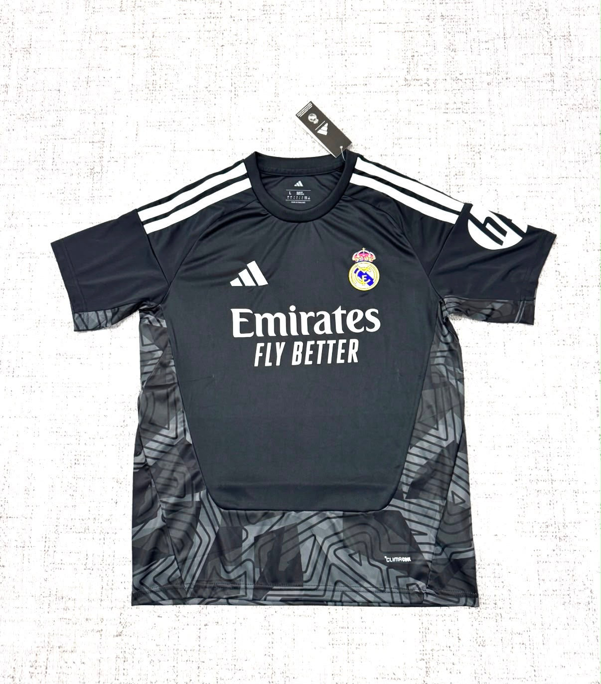 Maillot gardien domicile Real Madrid 2026/27 noir vue de face