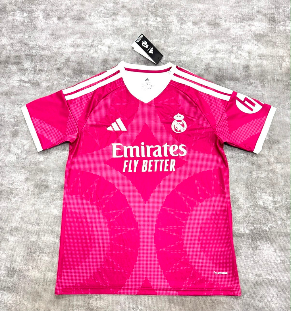Real Madrid maillot rose édition spéciale vue avant