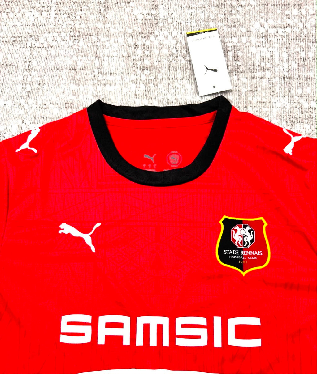 Détail maillot domicile Stade Rennais rouge