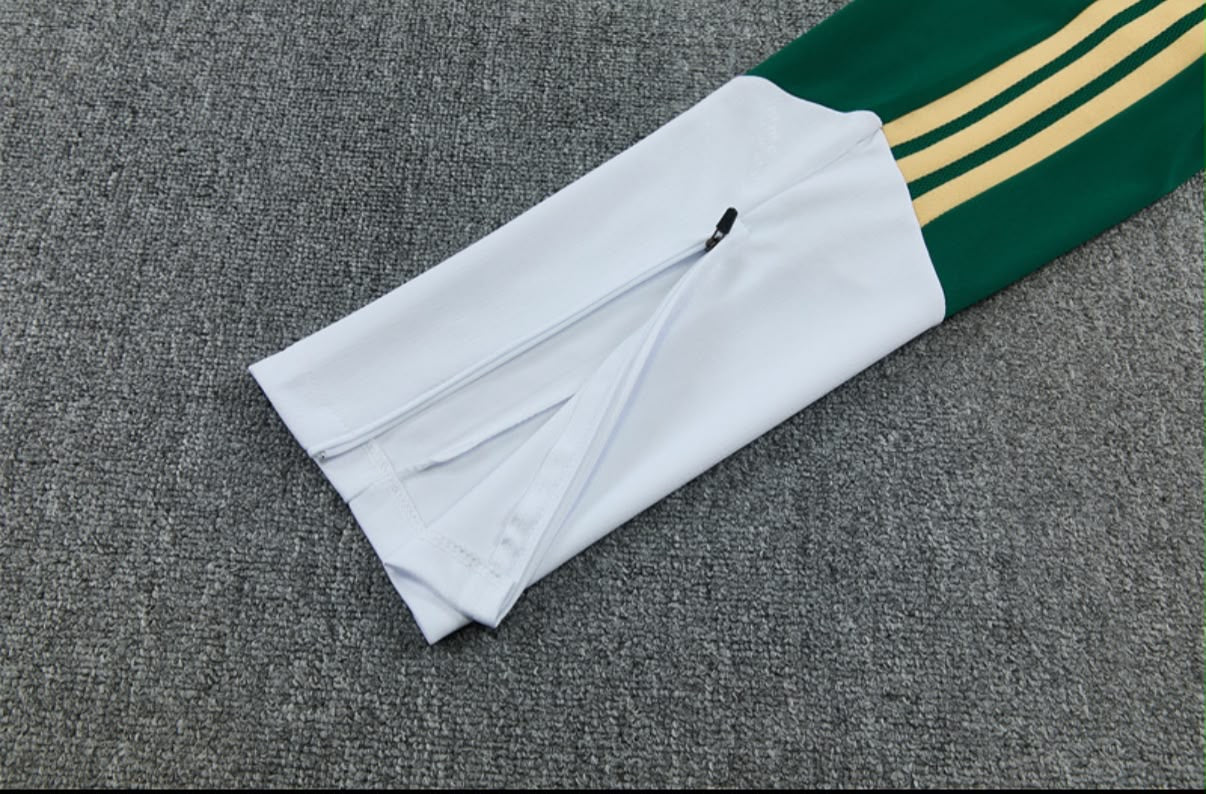 Survêtement Italie vert et blanc - détail zip cheville