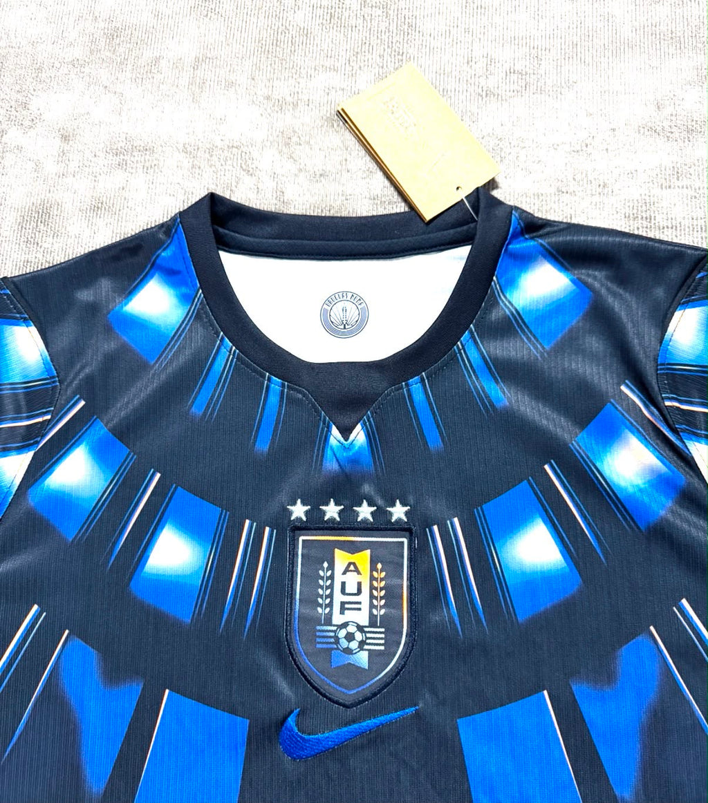 Maillot Uruguay extérieur 2026 - détail écusson AUF et col